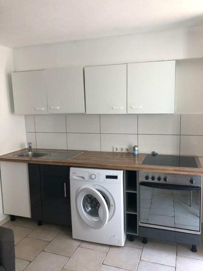 Ferienwohnung Beutelsbacherstrasse 12 Unterturkheim Щутгарт Екстериор снимка