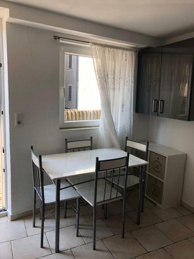 Ferienwohnung Beutelsbacherstrasse 12 Unterturkheim Щутгарт Екстериор снимка